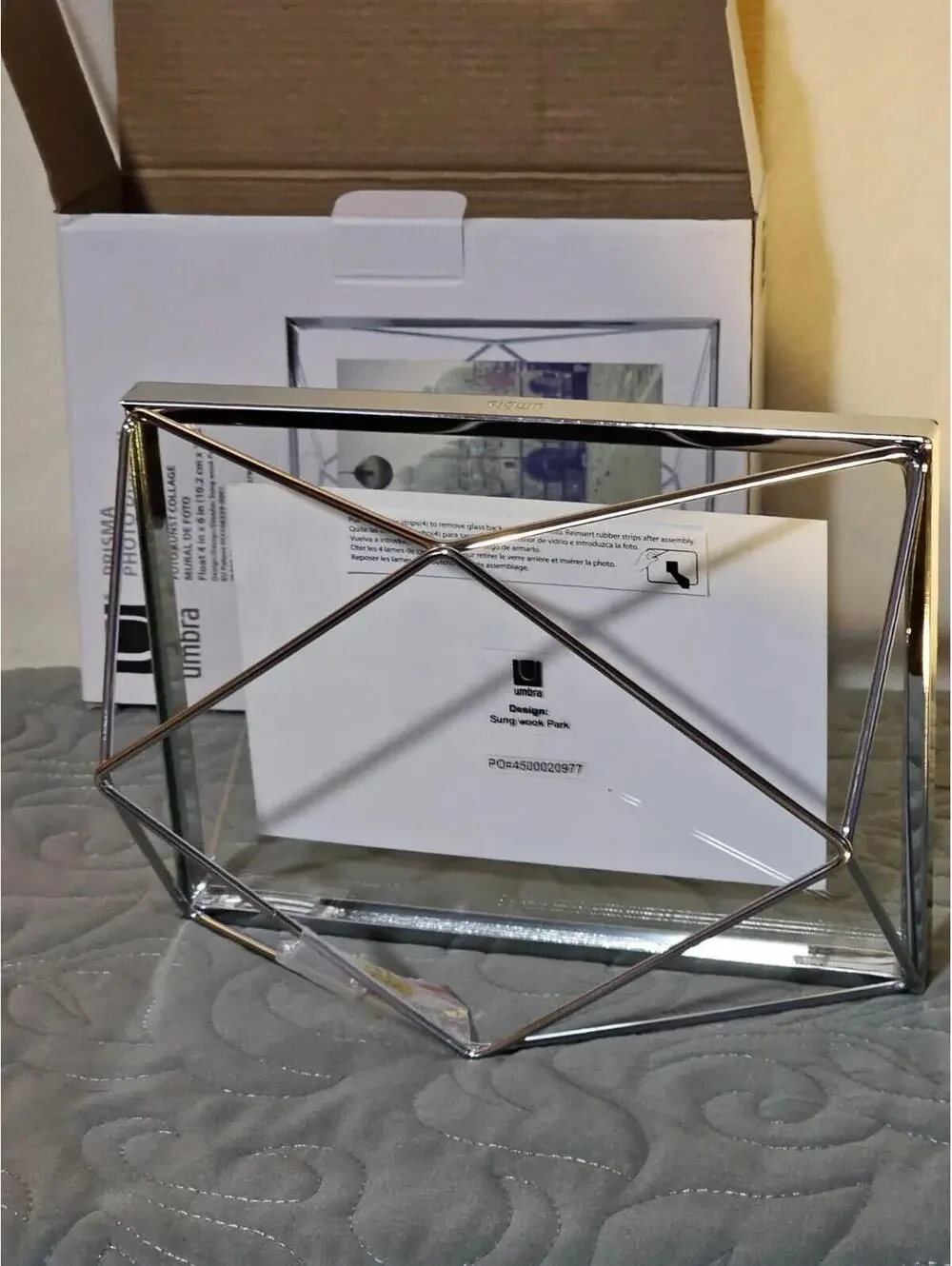 Umbra Prisma Floating Picture Frame – Chrome – 4x6 – New in Box